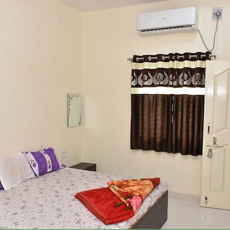 Hotel Shivalay Shegaon Buitenkant foto