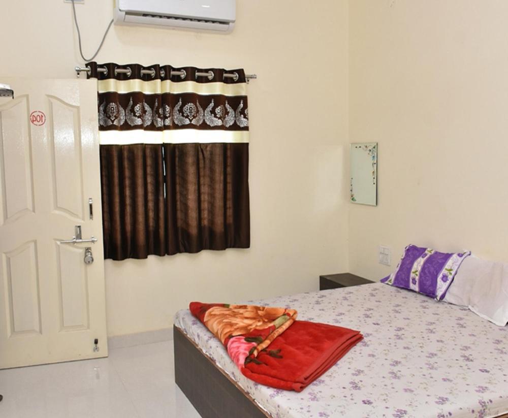 Hotel Shivalay Shegaon Buitenkant foto