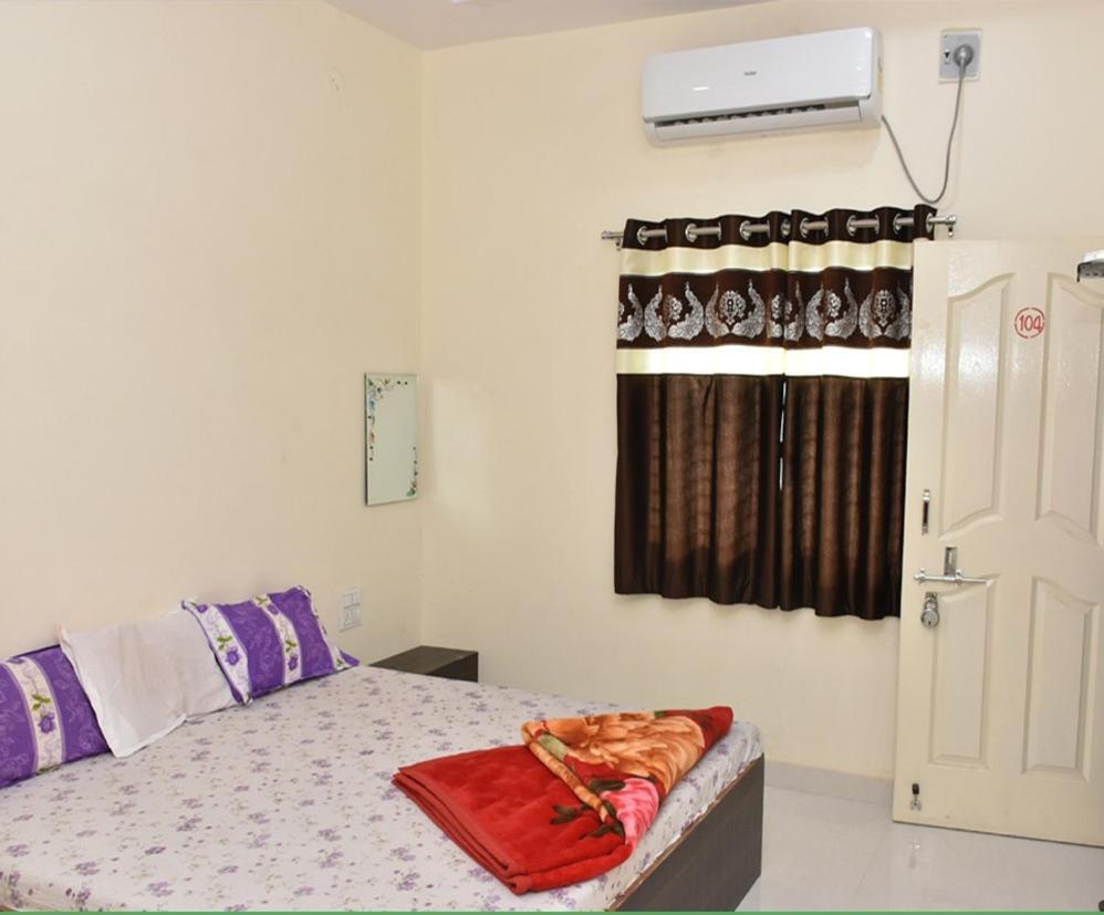 Hotel Shivalay Shegaon Buitenkant foto